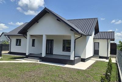 Casă cu Teren 400 Mp în Hemeiuș - 1