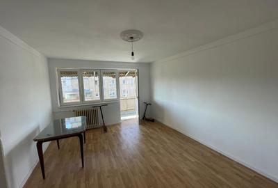 Apartament cu 3 camere semidecomandat în Drumul Taberei - 4