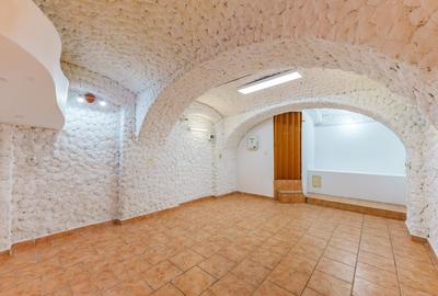 Spațiu comercial, de 27 mp, în Central - 1