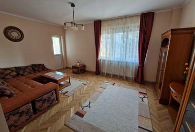 Apartament cu 4 camere decomandat, mobilat în Medicină