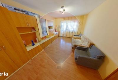 Apartament cu 3 camere, mobilat în Central - 1