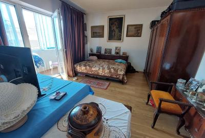 Apartament cu 3 camere decomandat în Prelungirea Ghencea - 11