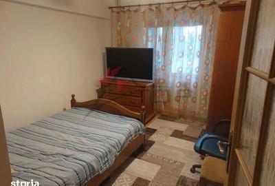 Apartament cu 3 camere decomandat în Păcurari