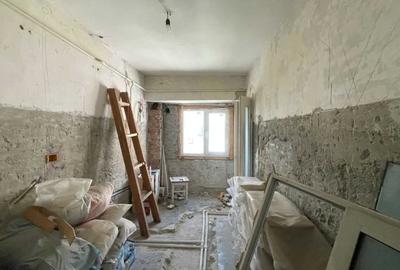 Apartament cu 4 camere decomandat în Central