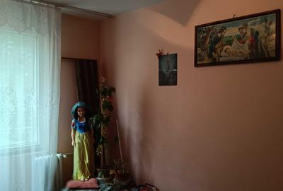 Apartament cu 3 camere decomandat în Crângași