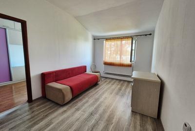 Apartament cu 3 camere semidecomandat, mobilat în Km 4-5 - 1