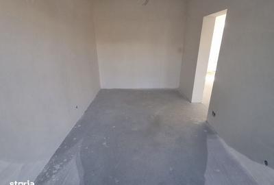 Casă cu 4 camere cu Teren 355 Mp în Chinteni