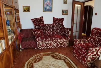 Apartament cu 3 camere decomandat, mobilat în Poarta 6 - 1
