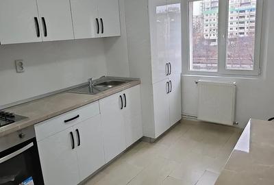 Apartament cu 4 camere decomandat, mobilat în Ultracentral