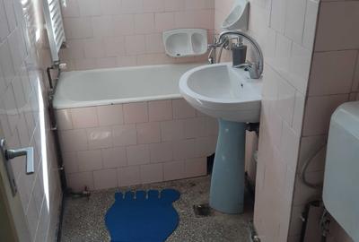 Apartament cu 3 camere semidecomandat în Central - 3