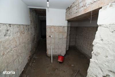 Casă cu 6 camere cu Teren 200 Mp în Central