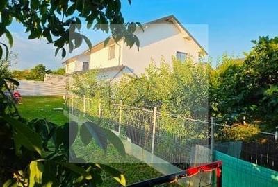 Casă cu 4 camere în Berceni