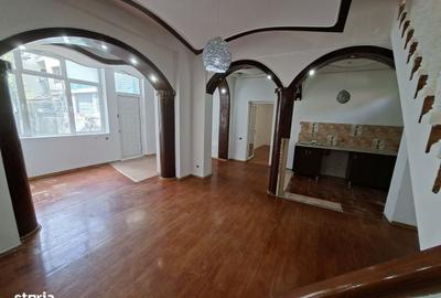 Casă cu 4 camere în Unirii - 2