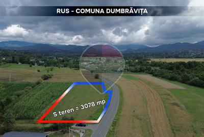 Teren Construcții intravilan de 3078 mp, în Rus