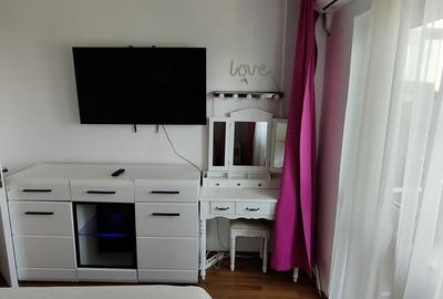 Apartament cu 3 camere decomandat în Lacul Morii