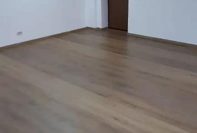 Spațiu comercial, de 55 mp, în Central