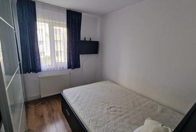 Apartament cu 2 camere semidecomandat în 13 Decembrie - 2