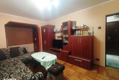 Apartament cu 2 camere semidecomandat în Aurel Vlaicu