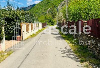 Casă cu 4 camere cu Teren 1468 Mp în Central - 2