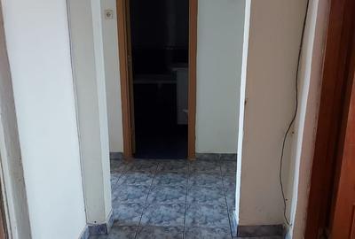 Apartament cu 3 camere decomandat în Micro 11