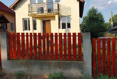 Casă cu 4 camere în Central