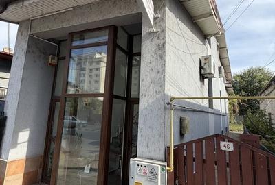 Spațiu comercial, de 150 mp, în Uiești