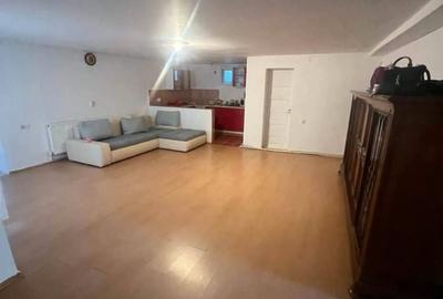 Casă cu 5 camere cu Teren 363 Mp în Central - 3