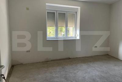 Casă cu 5 camere cu Teren 985 Mp în Central - 2