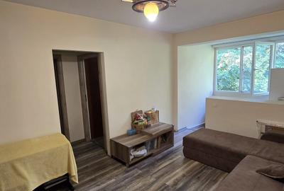 Apartament cu 2 camere semidecomandat în Tineretului