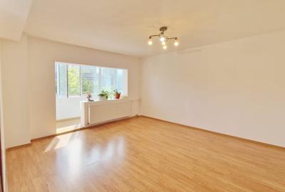 Apartament cu 2 camere decomandat în Tei