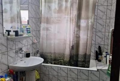 Apartament cu 2 camere semidecomandat, mobilat în Baicului