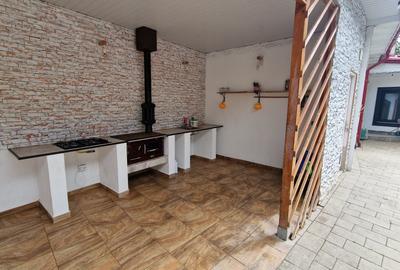 Casă cu 4 camere în Central - 2
