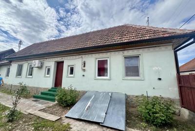 Casă cu 2 camere cu Teren 868 Mp în Central