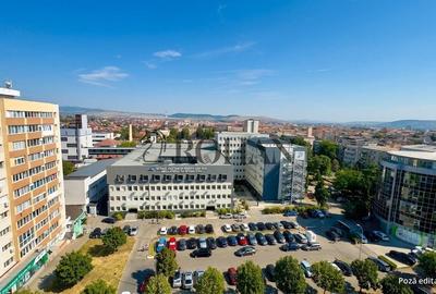 Apartament cu 3 camere decomandat în Cetate