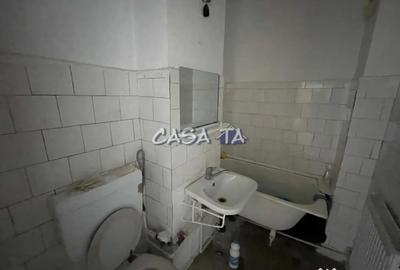 Garsonieră decomandată în 9 Mai