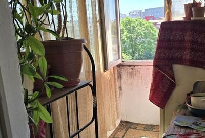 Apartament cu 2 camere decomandat în Dacia