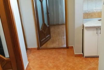 Apartament cu 2 camere decomandat în Săveni