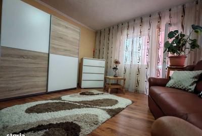 Apartament cu 3 camere decomandat în Rogerius