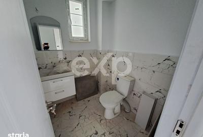 Casă cu 4 camere cu Teren 2500 Mp în Trivale