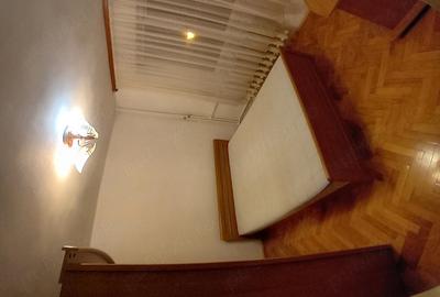 Apartament cu 3 camere decomandat în Micro 14