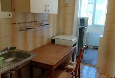 Apartament cu 2 camere decomandat în Titan
