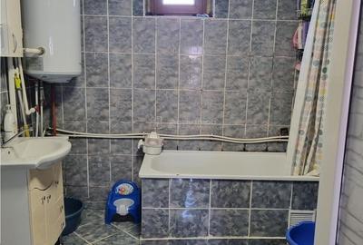 Casă cu 4 camere decomandat în Brânceni