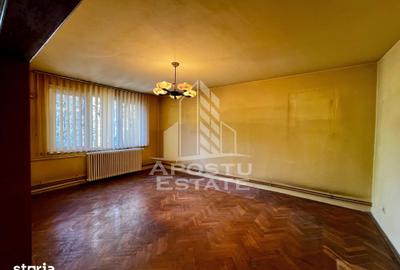 Apartament cu 4 camere semidecomandat în Take Ionescu