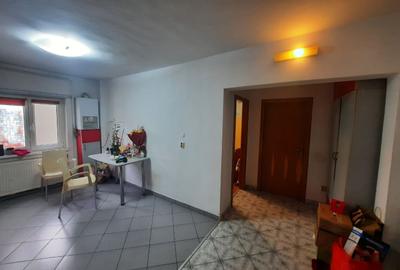 Apartament cu 2 camere decomandat în Precista - 3