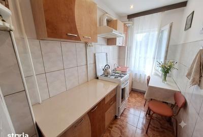 Apartament cu 3 camere semidecomandat în Cornișa - 1