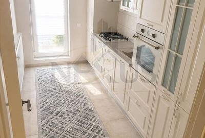 Apartament cu 3 camere decomandat, mobilat în Central
