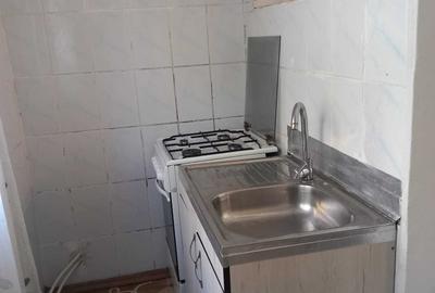 Garsonieră decomandată în Sud