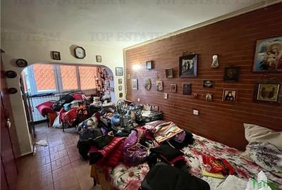 Apartament cu 4 camere semidecomandat în Central - 9