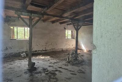 Casă cu 2 camere cu Teren 530 Mp în Tăut