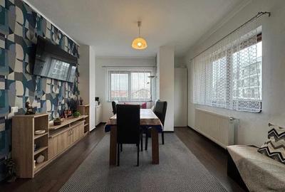 Apartament cu 3 camere decomandat, mobilat în Florești